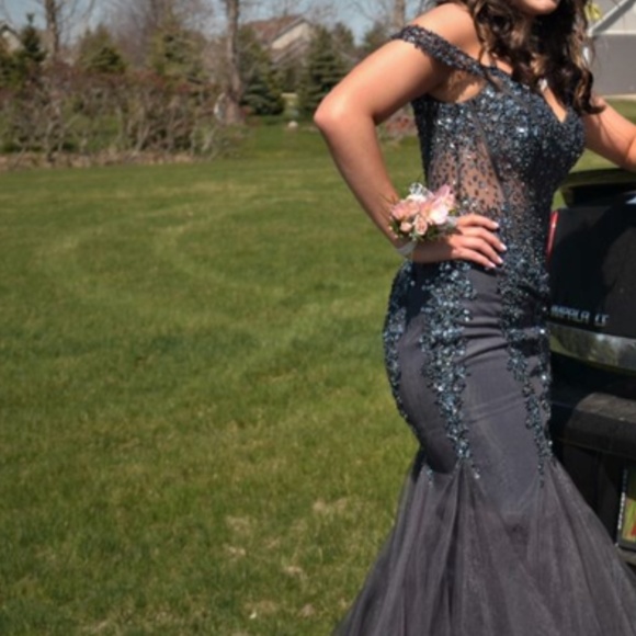 Gorgeous Jovani Prom Dress size 6 - Picture 1 of 11